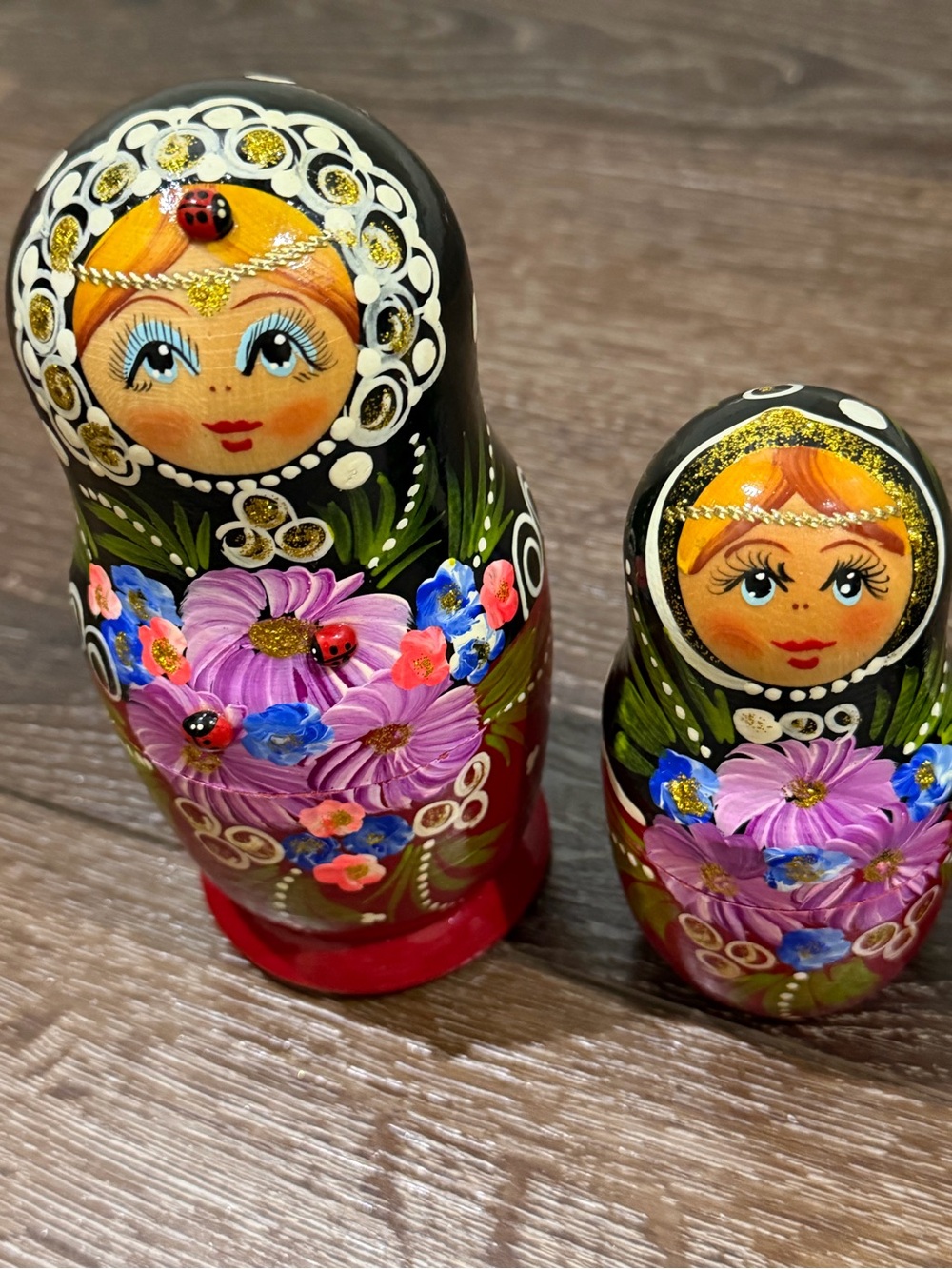 Matryoshka Hand-Painted multi color Russian Nesting Dolls 5 total - Picture 4 of 12